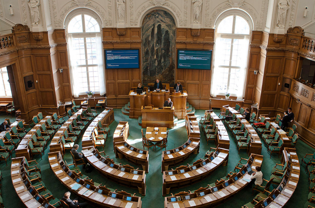 Regeringen offentliggør udspil til nyt medieforlig